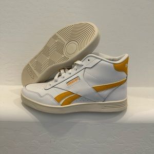 Reebok Women's Court Advance Bold High Sneaker size 9